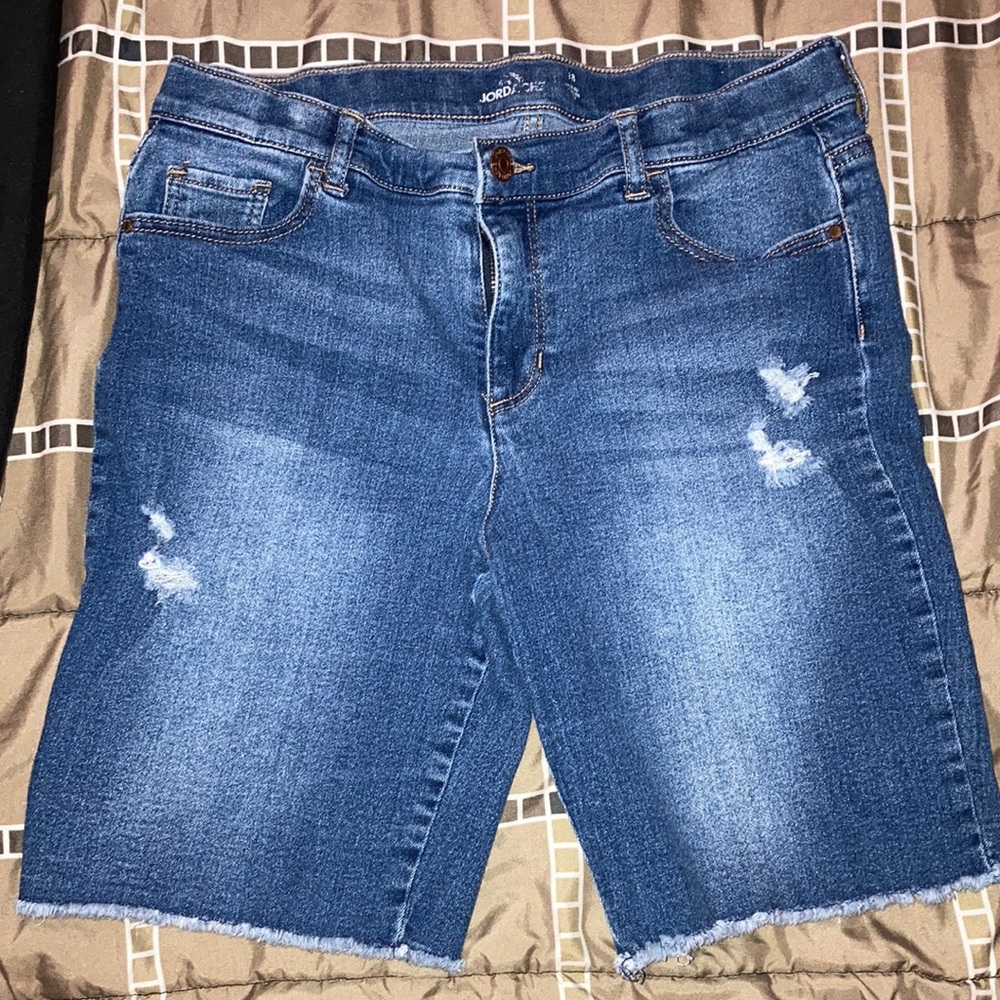 sailing shorts. They have been worn. they have been washed with downy and tied